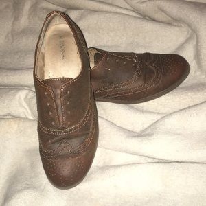 Brown women’s oxfords